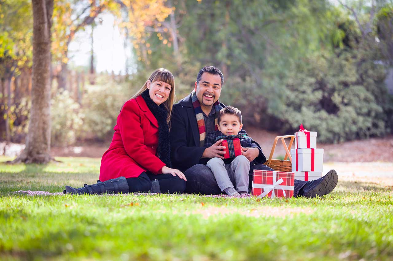 Where to Take Family Christmas Photos: A Photographer's Perspective 3 christmas family photography 2