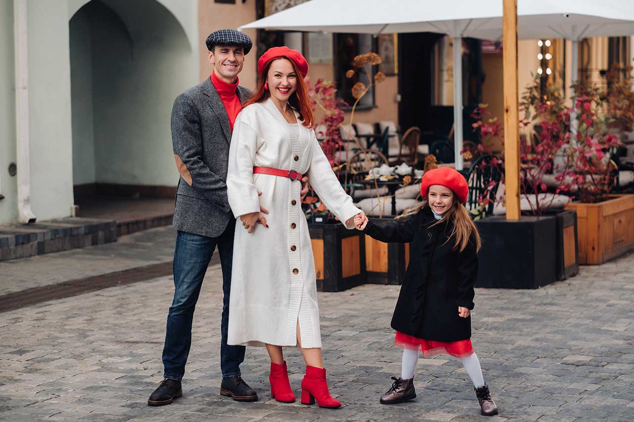 Where to Take Family Christmas Photos: A Photographer's Perspective 4 christmas family photography banner